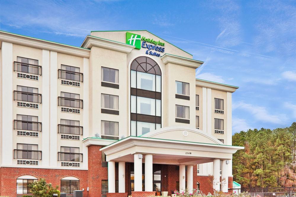 Holiday Inn Express & Suites Wilson-Downtown By Ihg Exterior foto