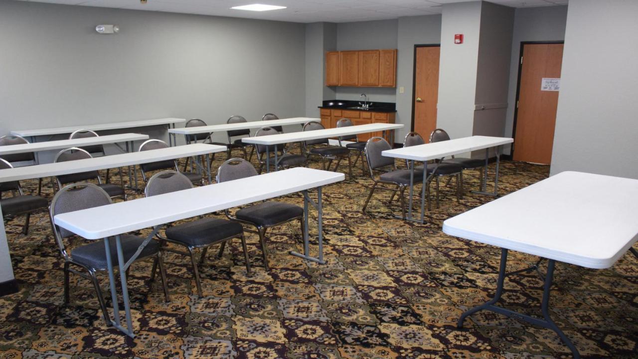 Holiday Inn Express & Suites Wilson-Downtown By Ihg Exterior foto