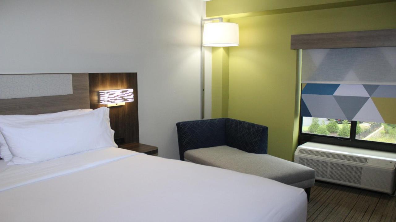 Holiday Inn Express & Suites Wilson-Downtown By Ihg Exterior foto