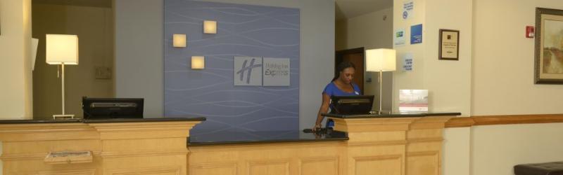 Holiday Inn Express & Suites Wilson-Downtown By Ihg Exterior foto
